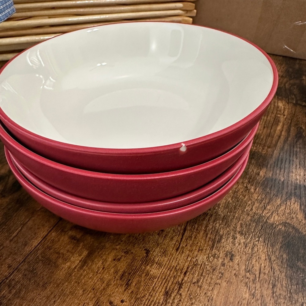 Noritake Colorwave Raspberry Pasta Bowls Set 4 Red Stoneware Chips Read